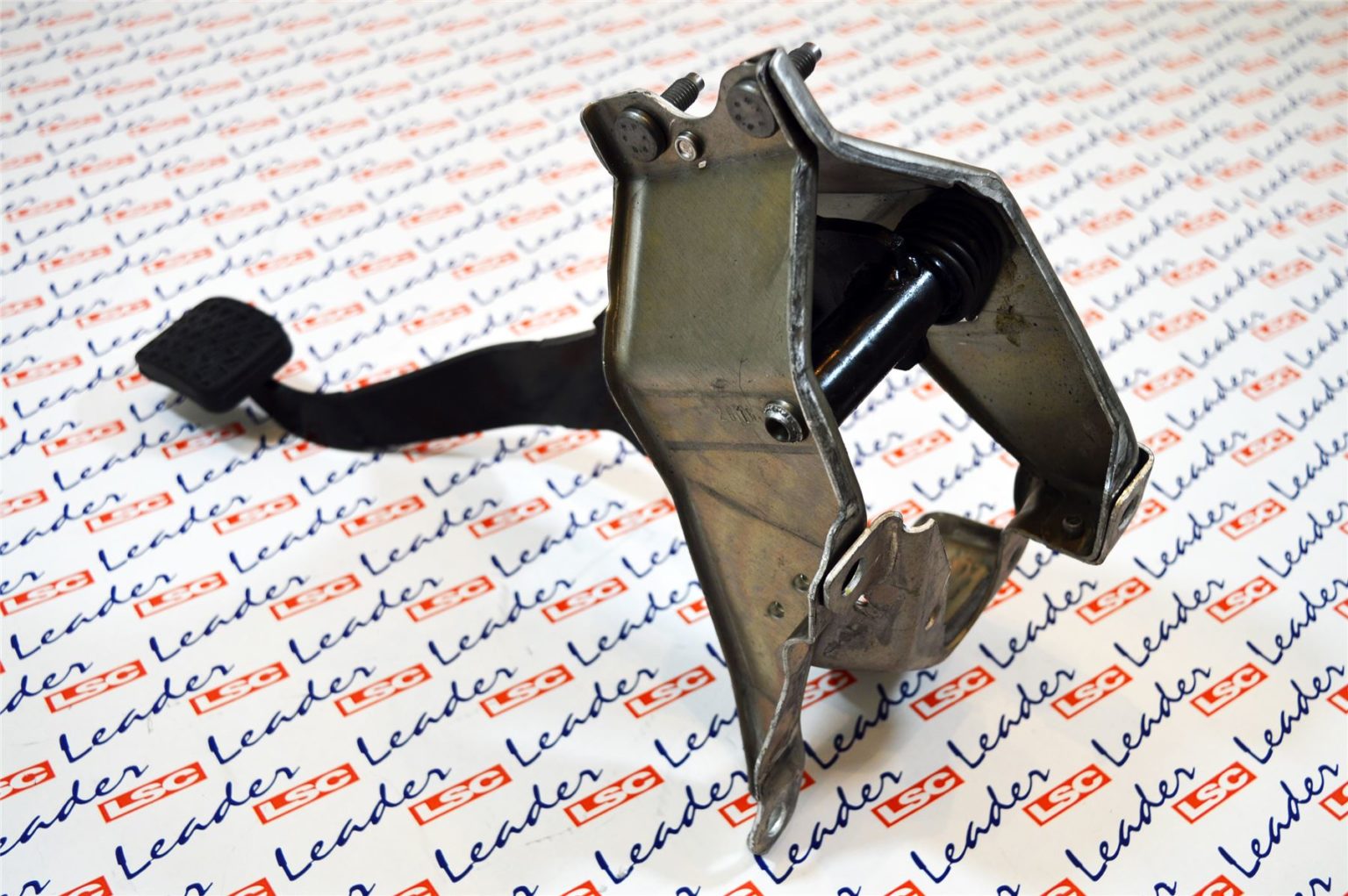 LSC 13214866 : GENUINE Clutch Pedal & Mount / Bracket / Fixings - NEW - Leader Specialist Components